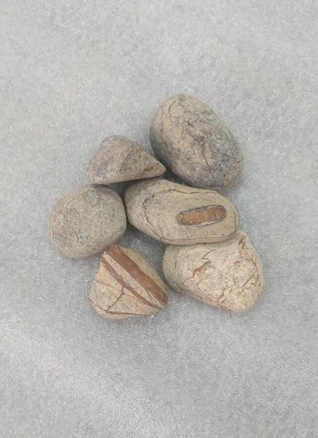 Bidasar Brown Marble Pebbles