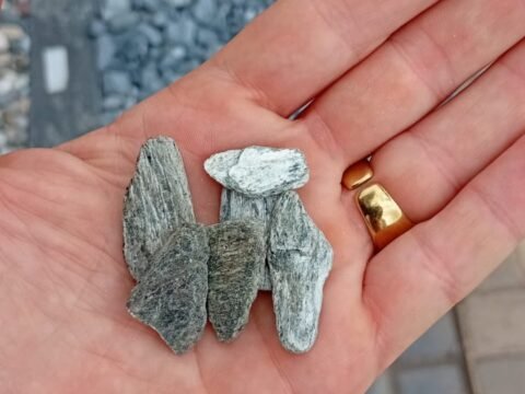 Silver Shine Slate Stone Chips